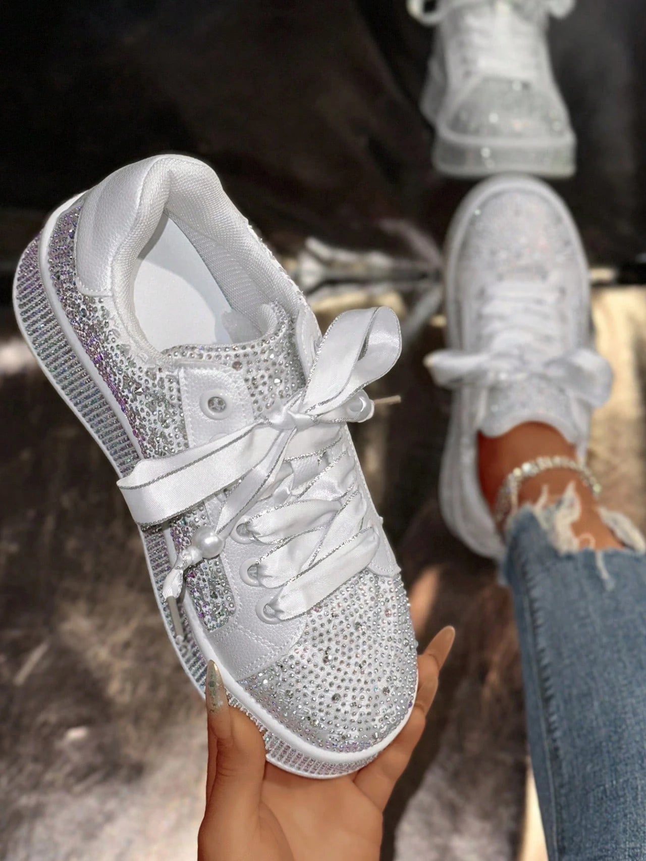 Rhinestone Decor Round Toe Casual Lightweight Sneakers