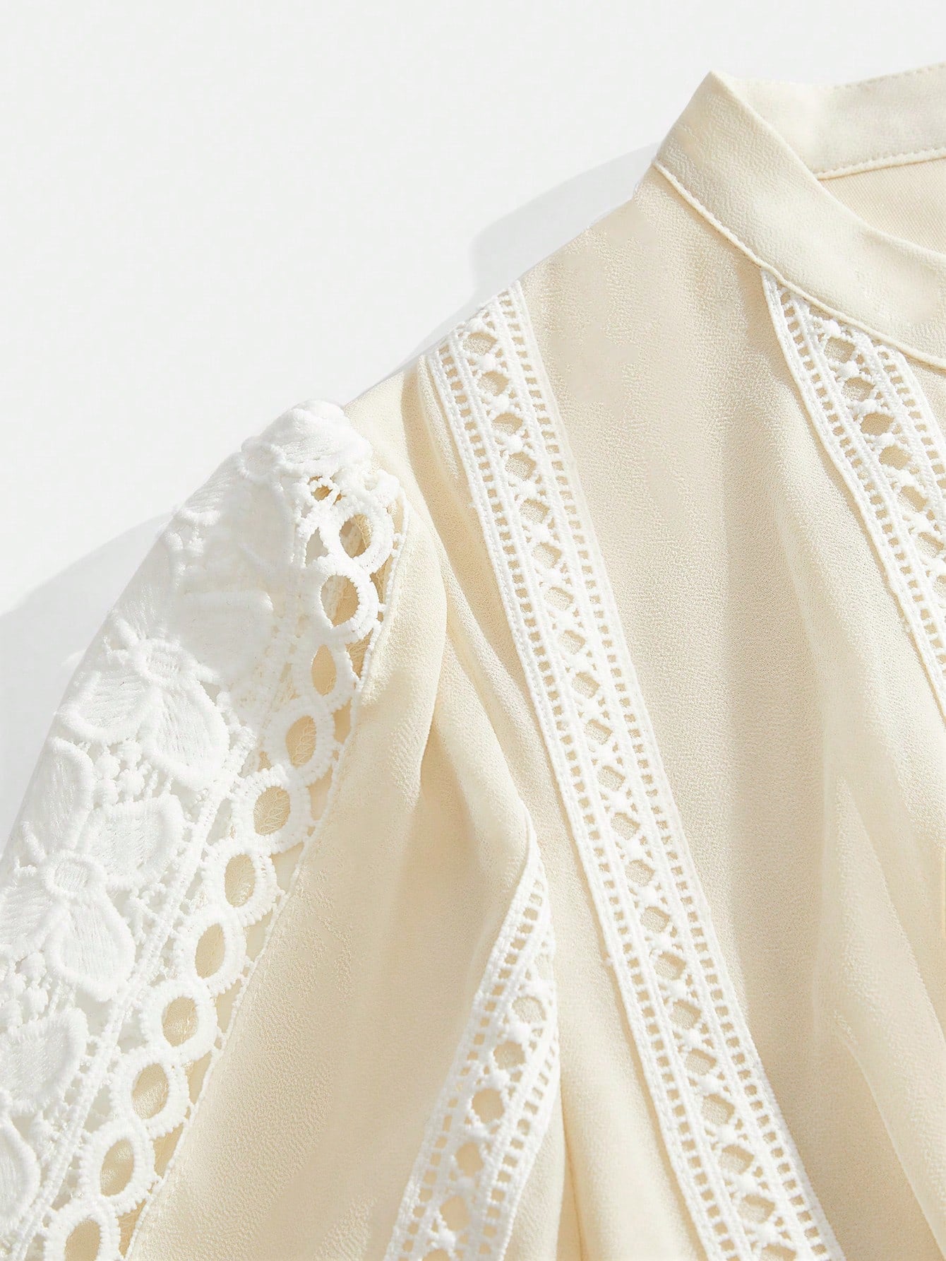 French Fashion Palace Hollow Splice Soft Lace Trim Maxi Dress